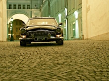 Volga V12 Coupé (ขึ้นอยู่กับ BMW 850i) 2001 02